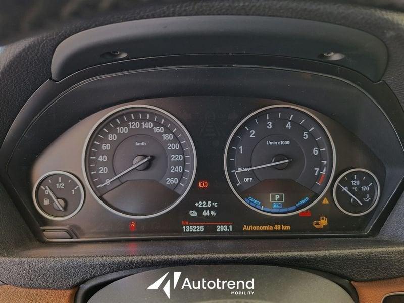 BMW Serie 3 330e 252 CV Plug-In Hybrid Automatica NAVI LED Luxury