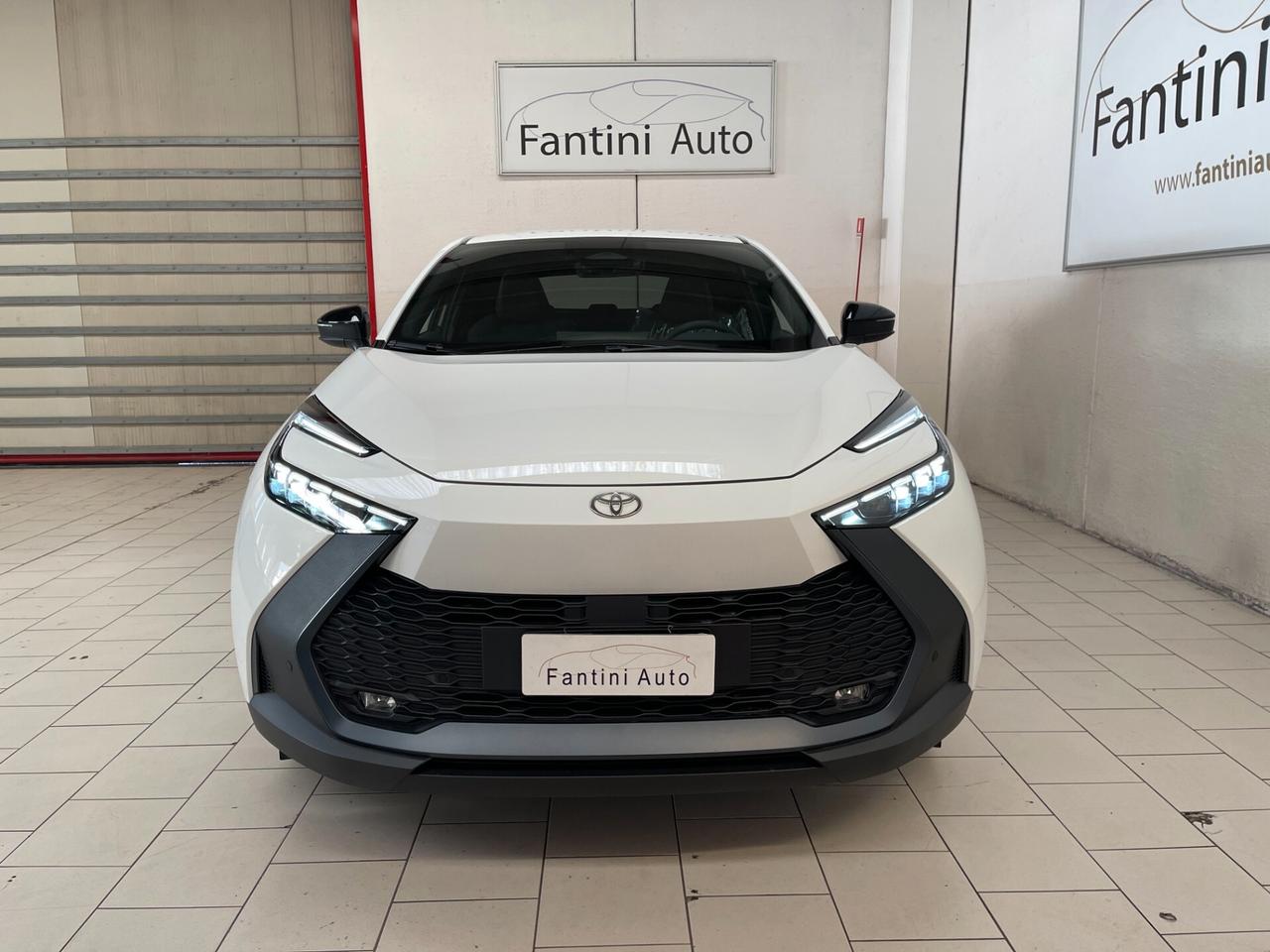 Toyota C-HR Trend 2.0 phev e-cvt-LEGGI SOTTO