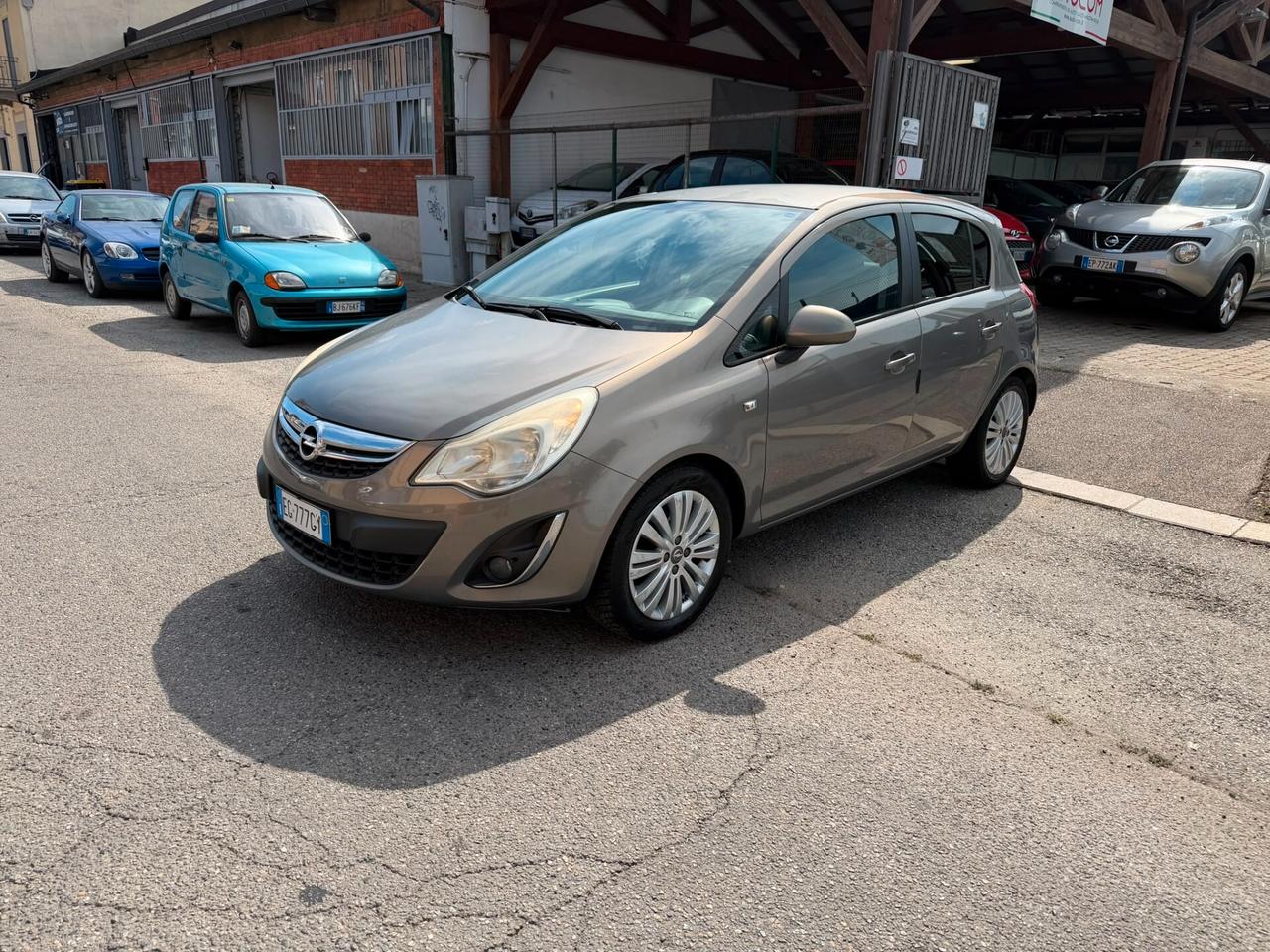Opel Corsa 1.2 5 porte Cosmo