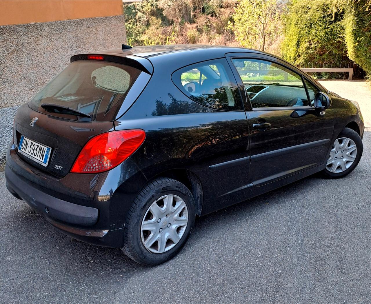 Peugeot 207 NEOPATENTATI