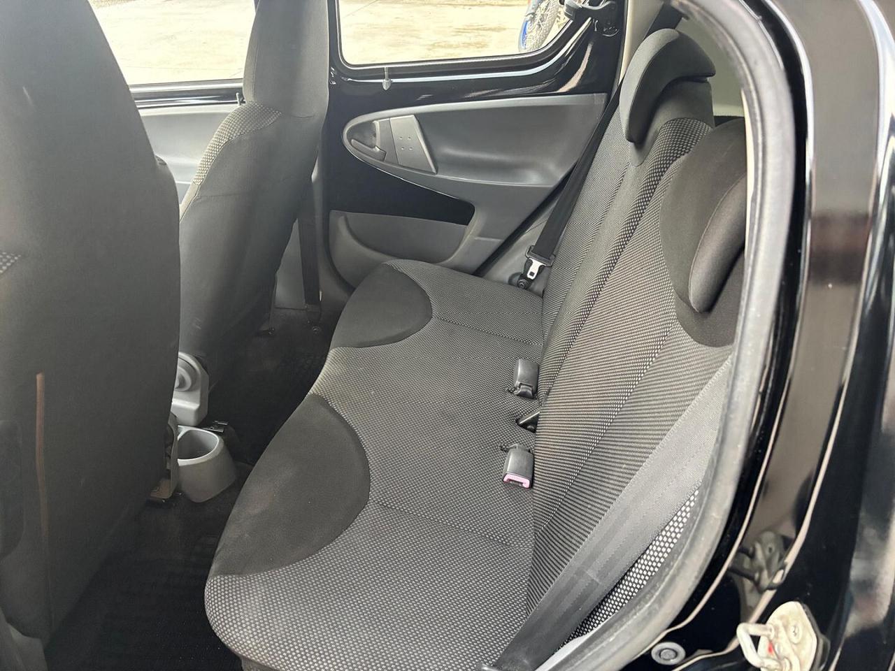 Toyota Aygo 1.0 Vvt-i 5 porte 69 cv Clima