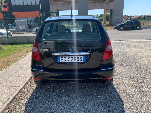 MERCEDES-BENZ A 180 BlueEFFICIENCY Premium