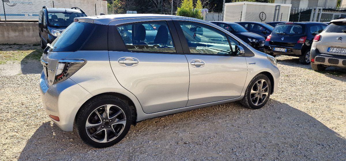 TOYOTA Yaris 1.5 Hybrid 5 porte Lounge