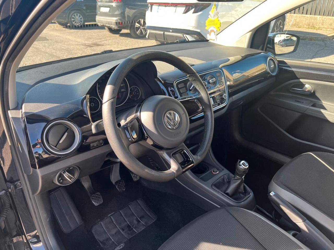 Volkswagen up! High 1.0 75cv