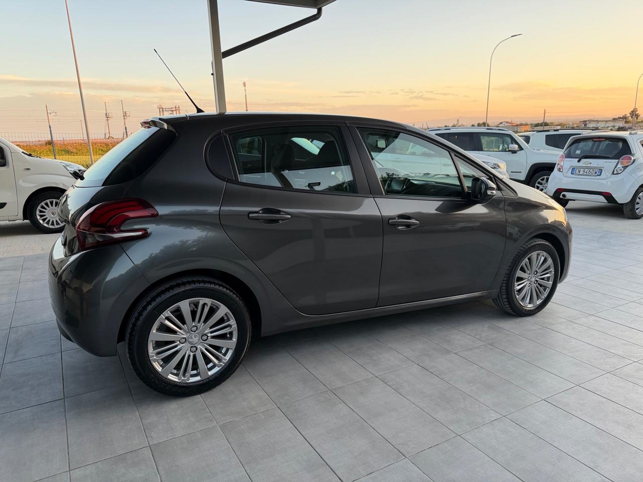 Peugeot 208 BlueHDi 75 5 porte Allure