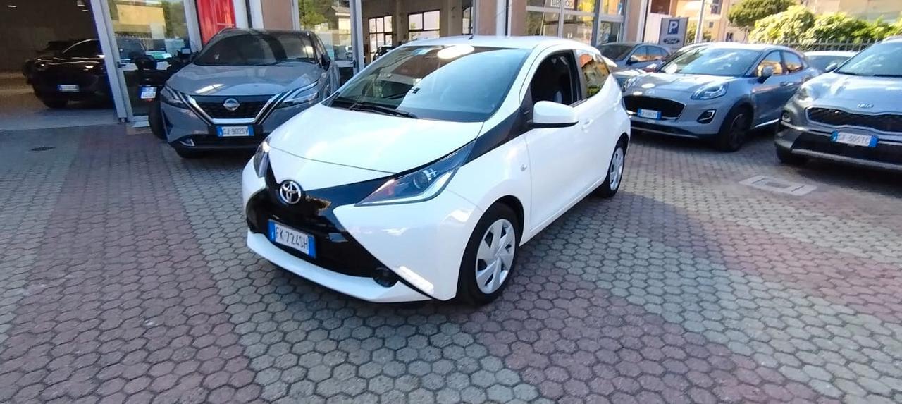 Toyota Aygo 1.0 VVT-i 69 CV 5 porte x-play TSS MMT