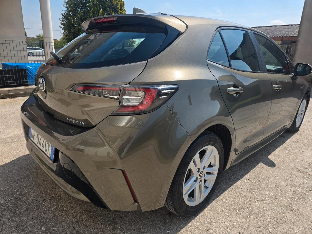 Toyota Corolla 1.8 Hybrid Business