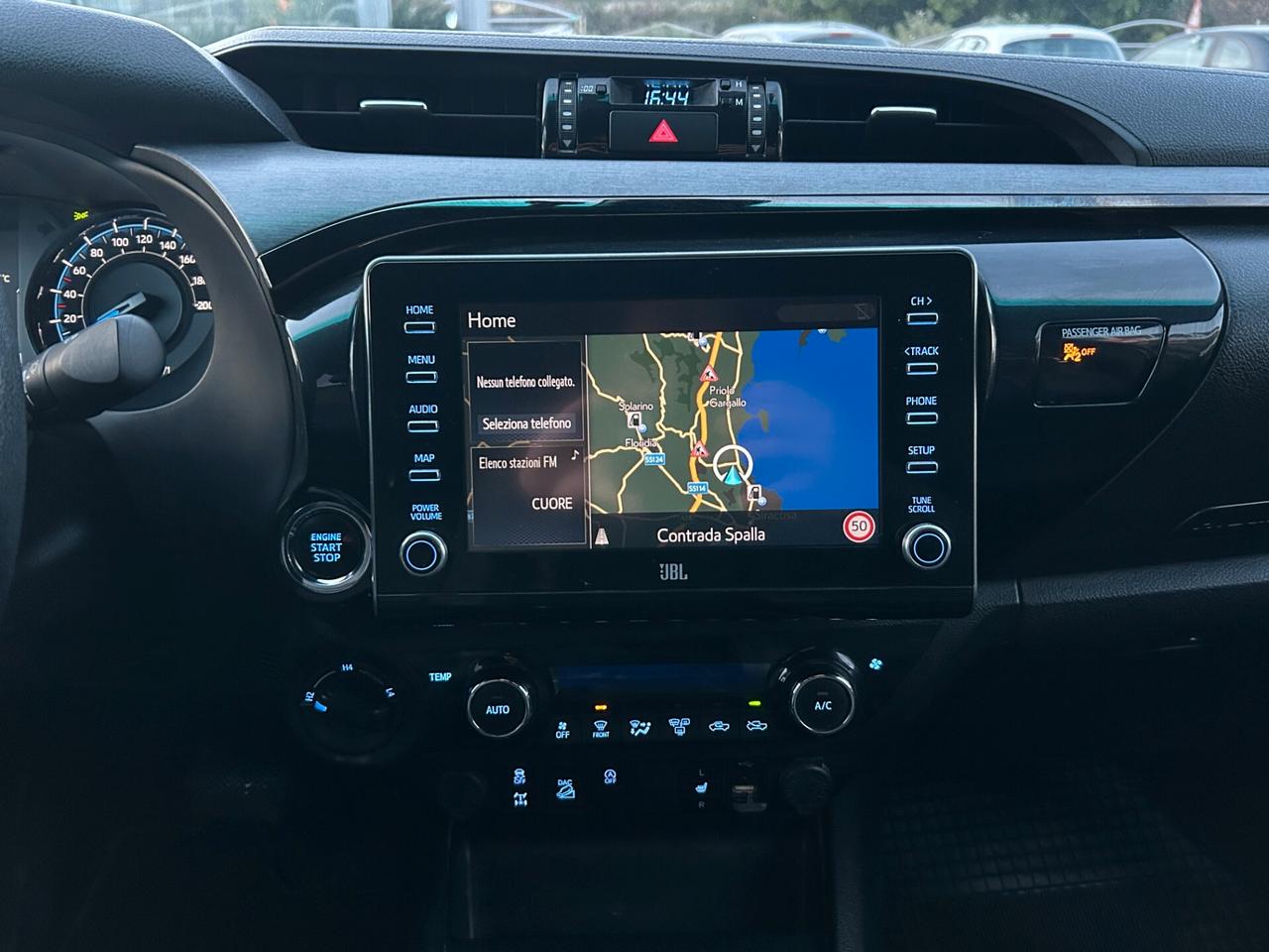 Toyota Hilux 2.8 d double cab Invincible 4wd auto