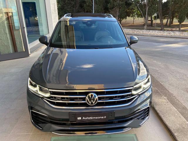 VOLKSWAGEN Tiguan 2.0 TDI 150 CV SCR DSG R-Line TETTO APR/PAN