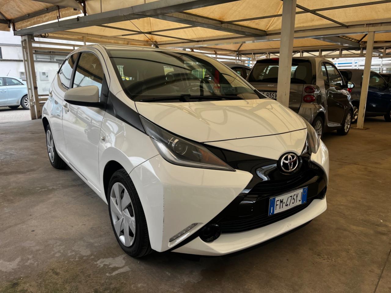 Toyota Aygo 1.0 VVT-i 69 CV 5 porte x-business