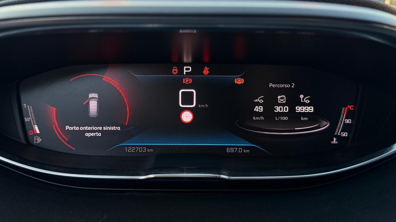 PEUGEOT 5008 1.5 ALLURE 131CV - SETTE POSTI, FULL LED, NEOPATENTATI