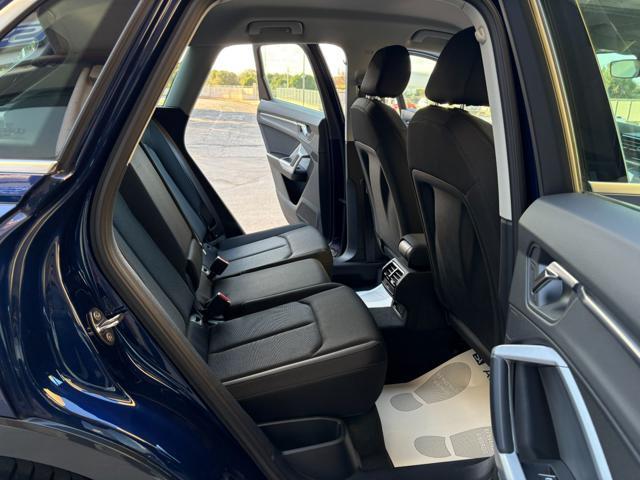 AUDI Q3 35 2.0 TDI S tronic Business Advanced COCKPIT