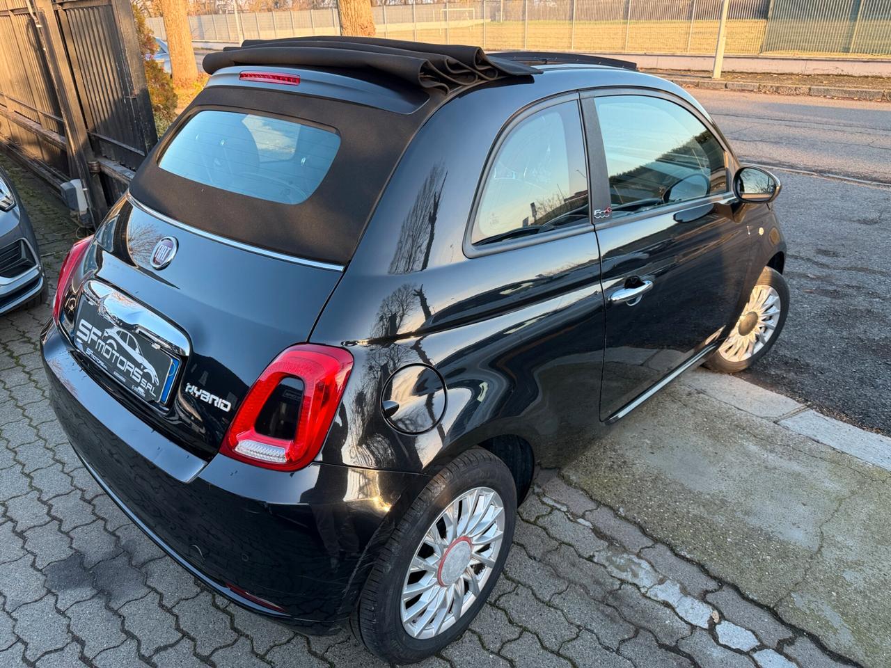 Fiat 500 C 1.0 Hybrid Lounge BLACK EDITION