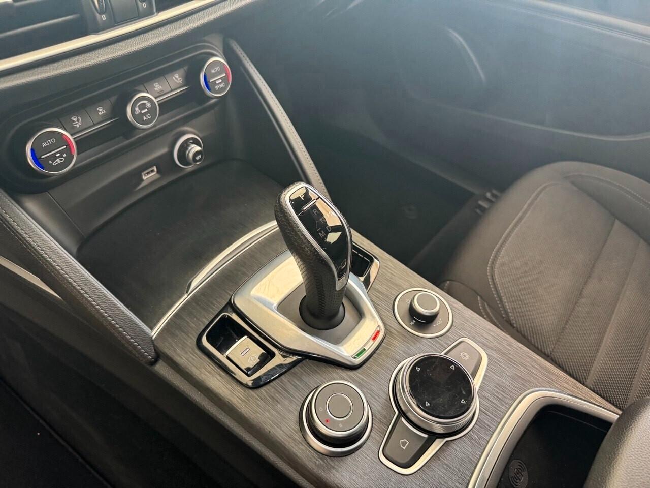 Alfa Romeo Stelvio 2.2 Turbodiesel 190 CV AT8 RWD Business