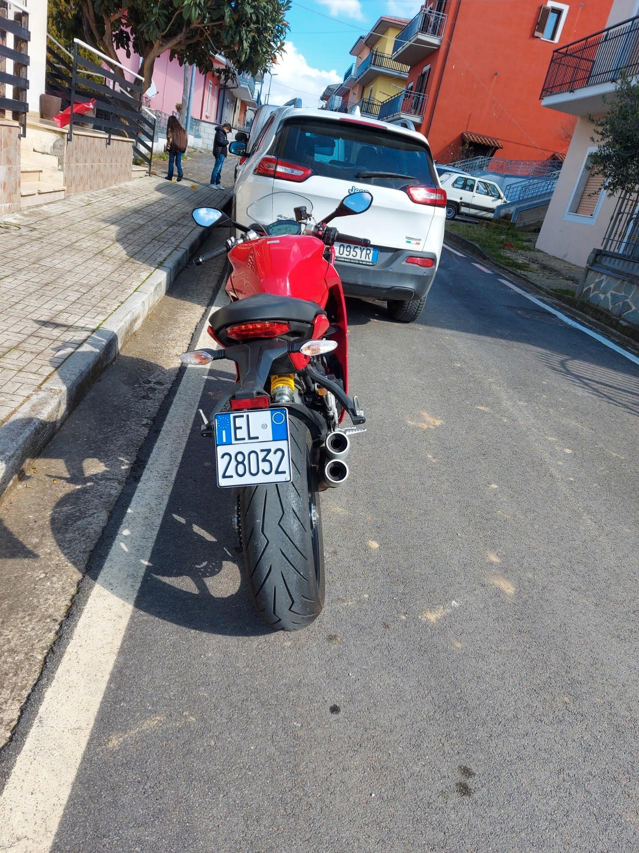 Ducati 937 super sport