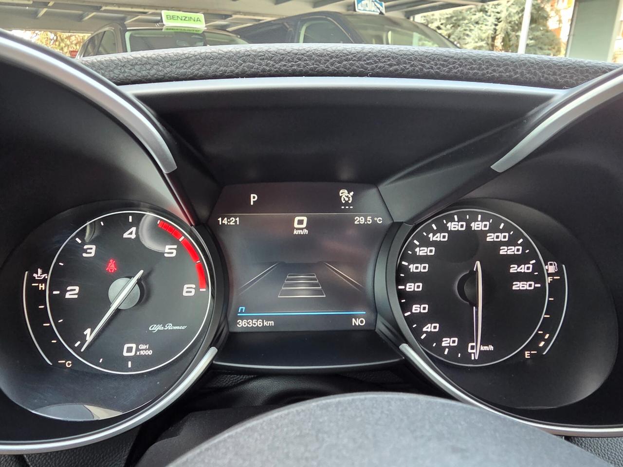 Alfa Romeo Giulia 2.2 190cv AUT. / CERCHI 19"