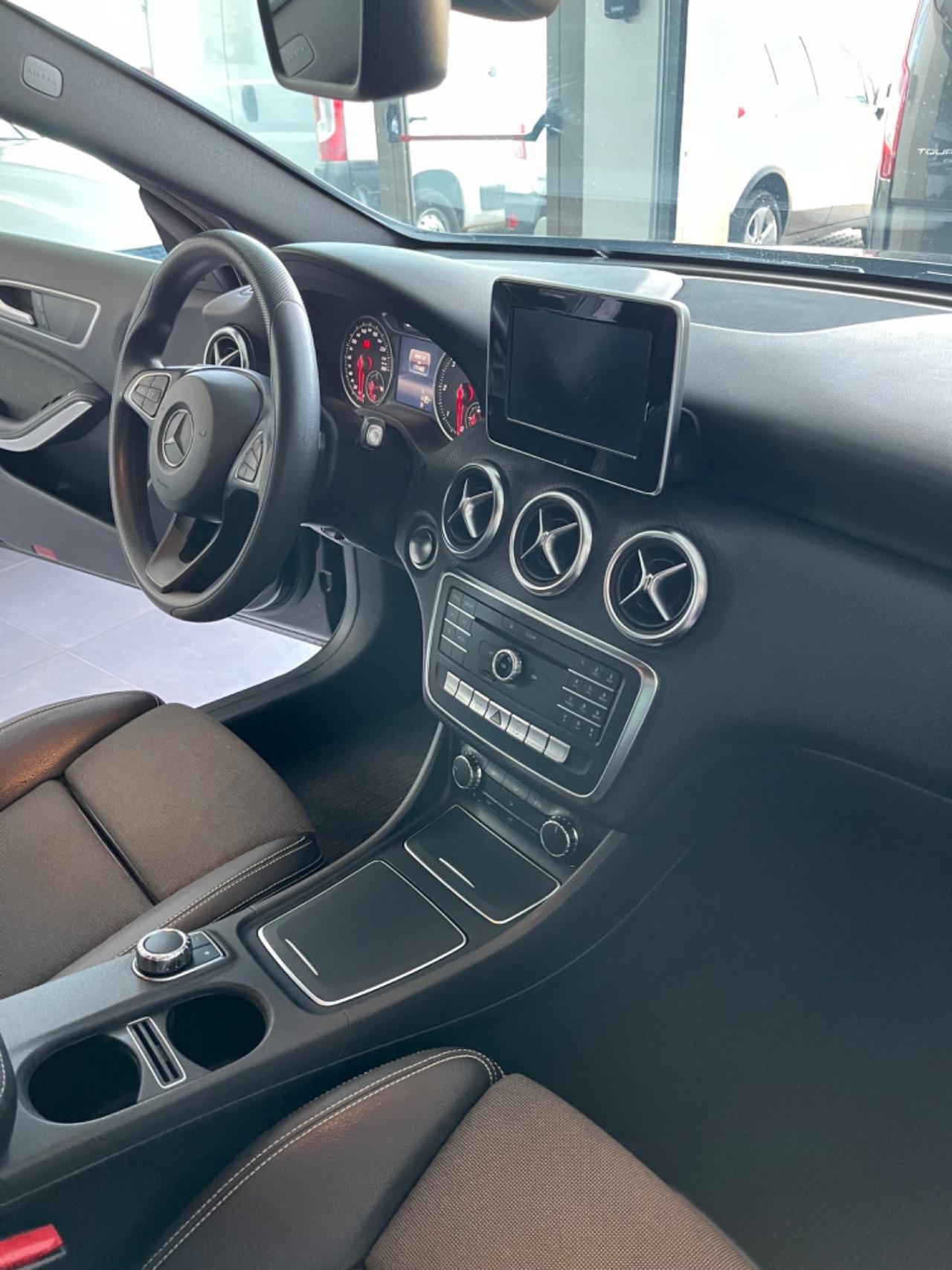 Mercedes-benz A 160 A 160 d Automatic Sport