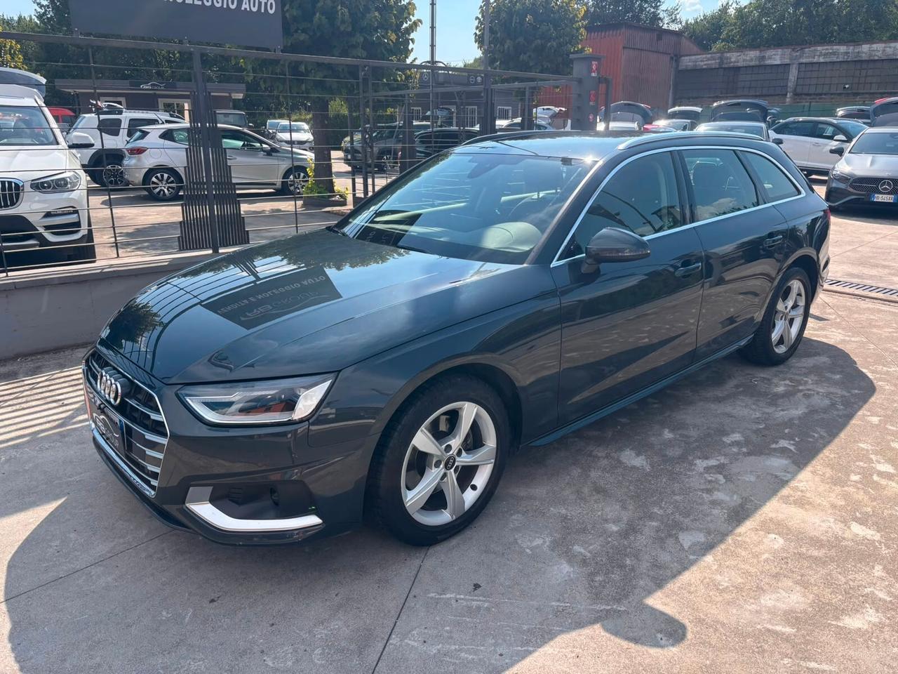 Audi A4 Avant 30 TDI/136 CV S tronic Business Advanced