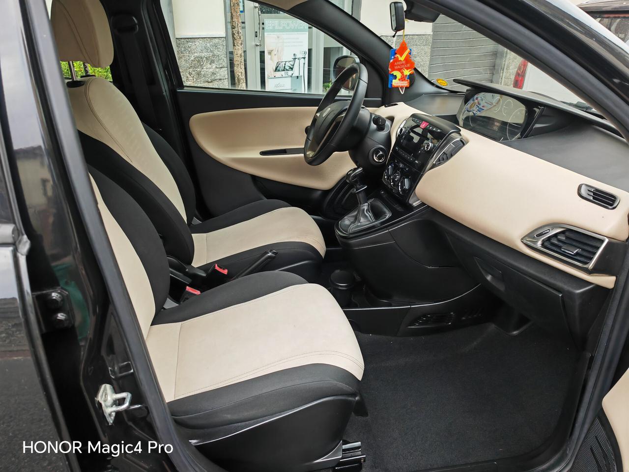 LANCIA YPSILON 0.9 NATURALPOWER CV85 KW62 ECOCHIC GOLD