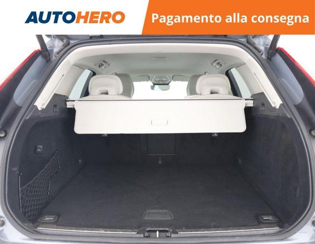 VOLVO XC60 B4 (d) AWD automatico Plus Dark