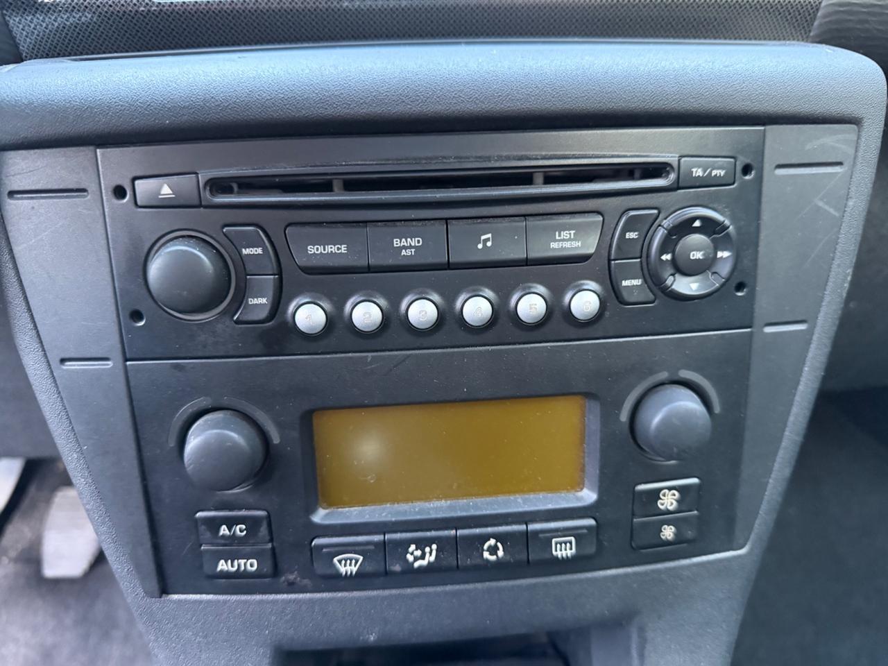 Citroen C4 1.4 VTi 95 Attraction