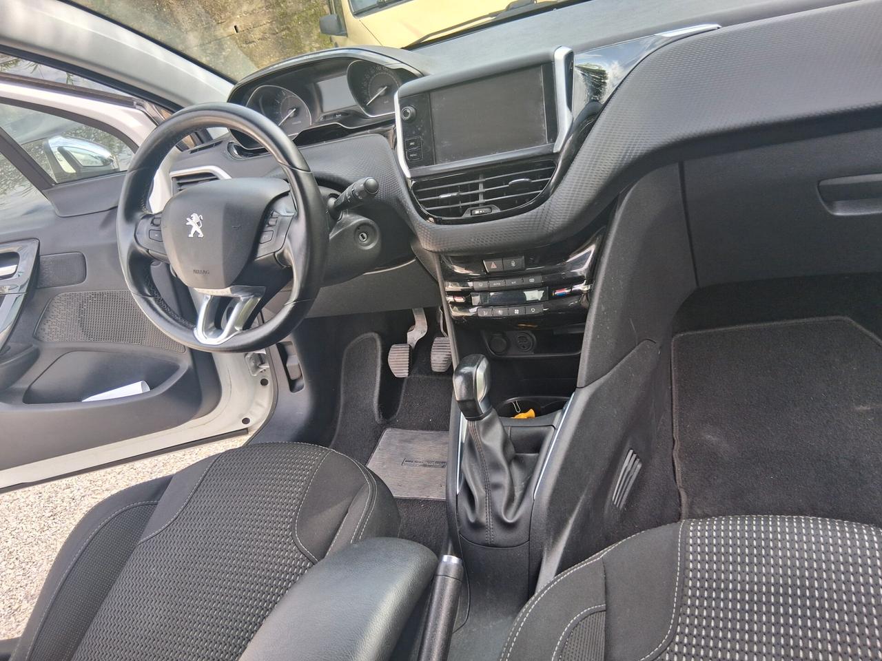 Peugeot 208 PureTech 82 5 porte Allure