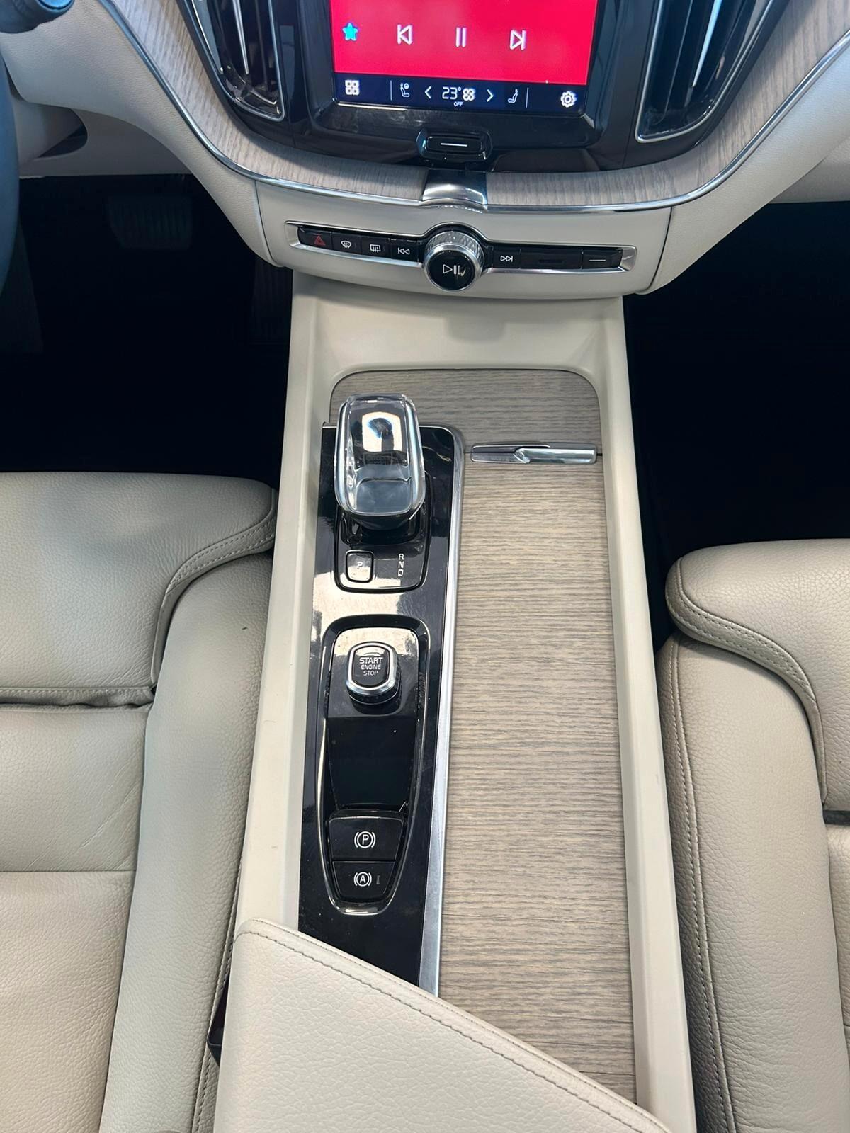 Volvo XC 60 XC60 T8 Recharge Plug-in Hybrid AWD Inscription