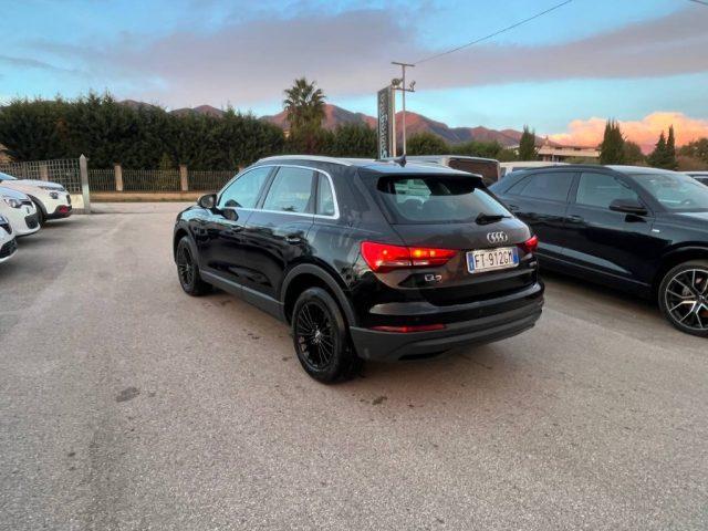 AUDI Q3 2.0 TDI 150 CV Business