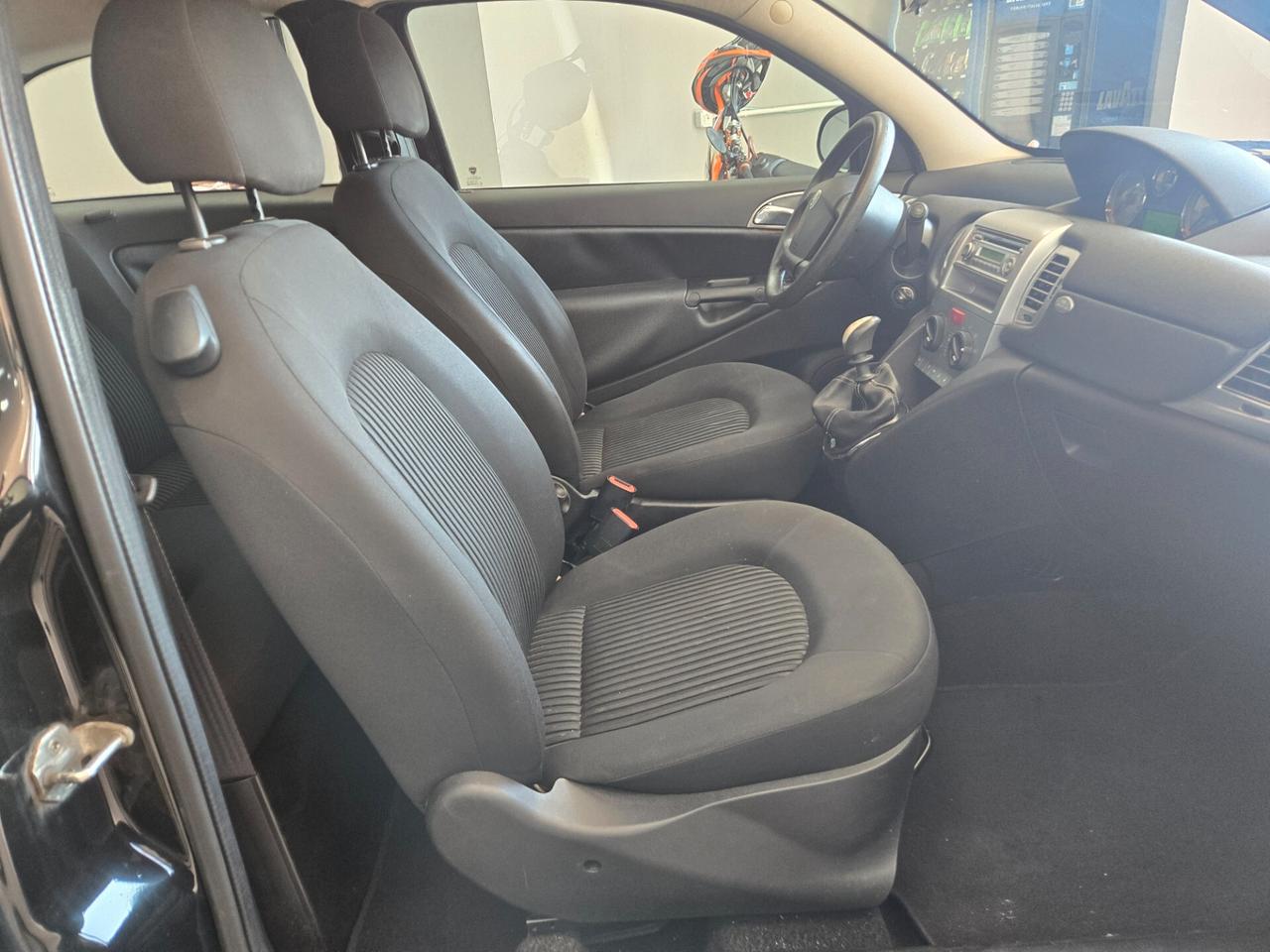 Lancia Ypsilon 1.2 69 CV Argento