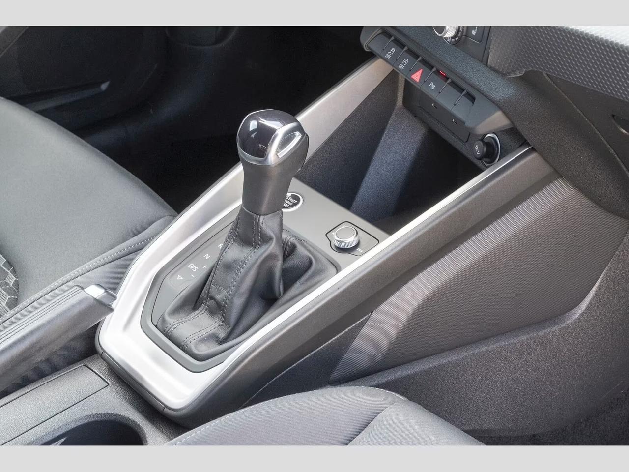 Audi A1 SPB 25 TFSI S tronic line - LED VIRTUAL PDC