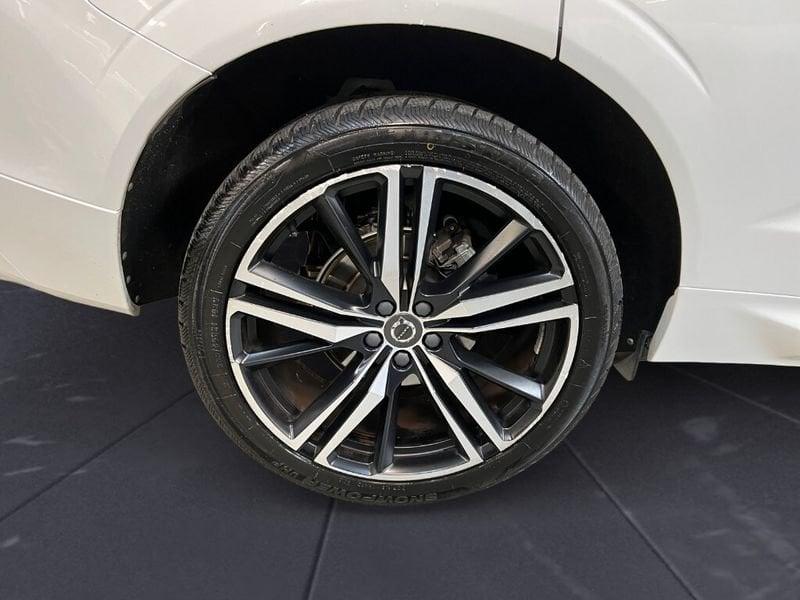 Volvo XC60 (2017-->) D4 AWD Geartronic R-design