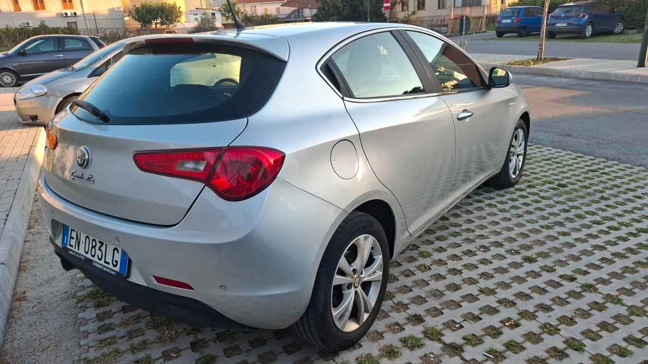 Alfa Romeo Giulietta 1.6 JTDm-2 105 CV Distinctive