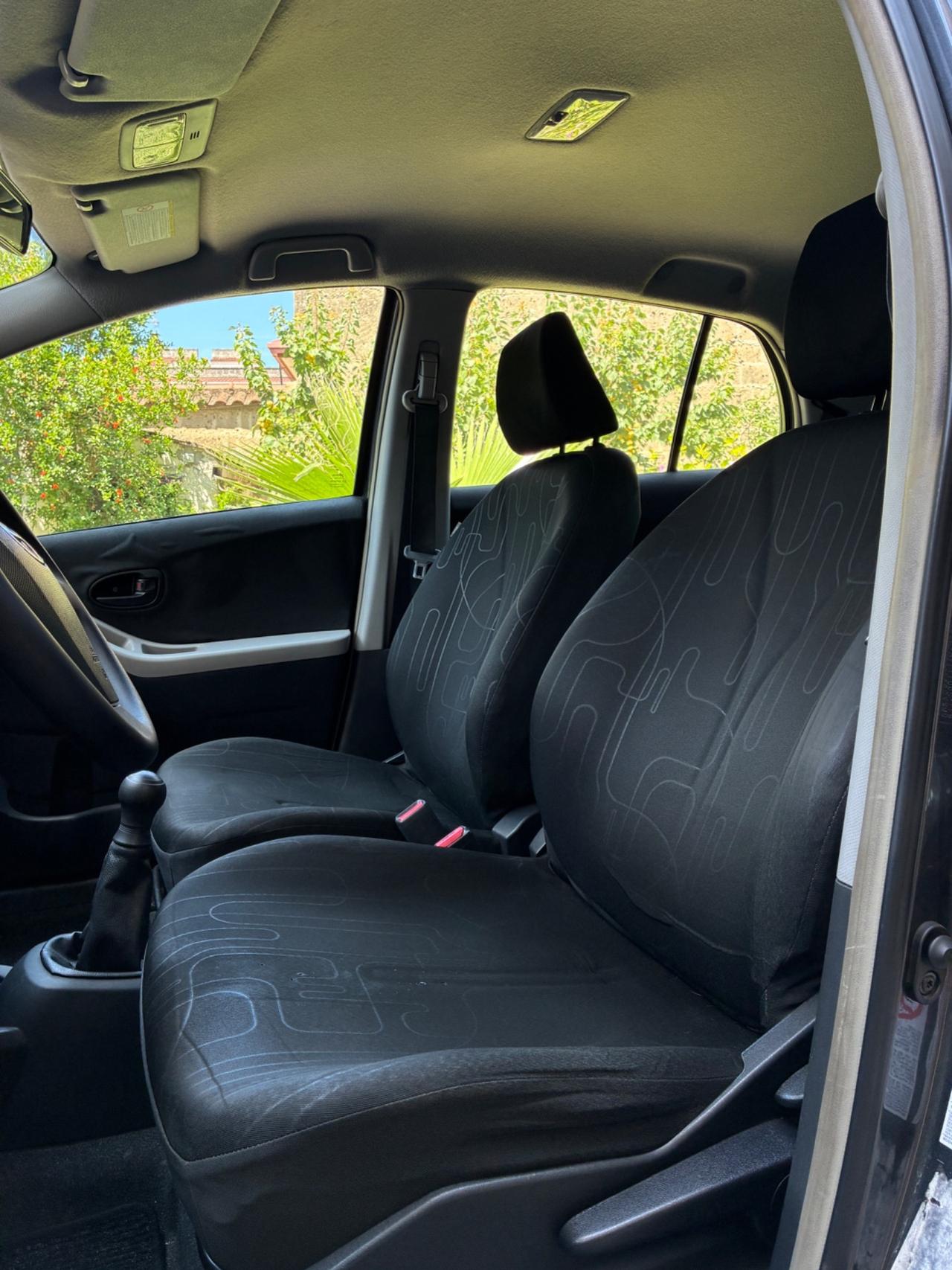 Toyota Yaris 1.0 5 porte