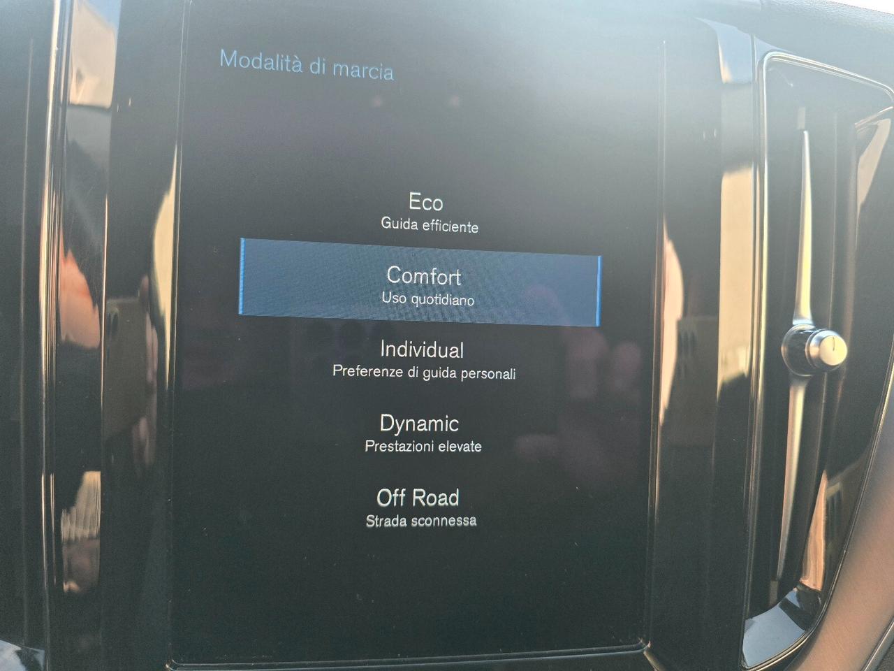 Volvo XC 60 XC60 B4 (d) AWD Geartronic Business