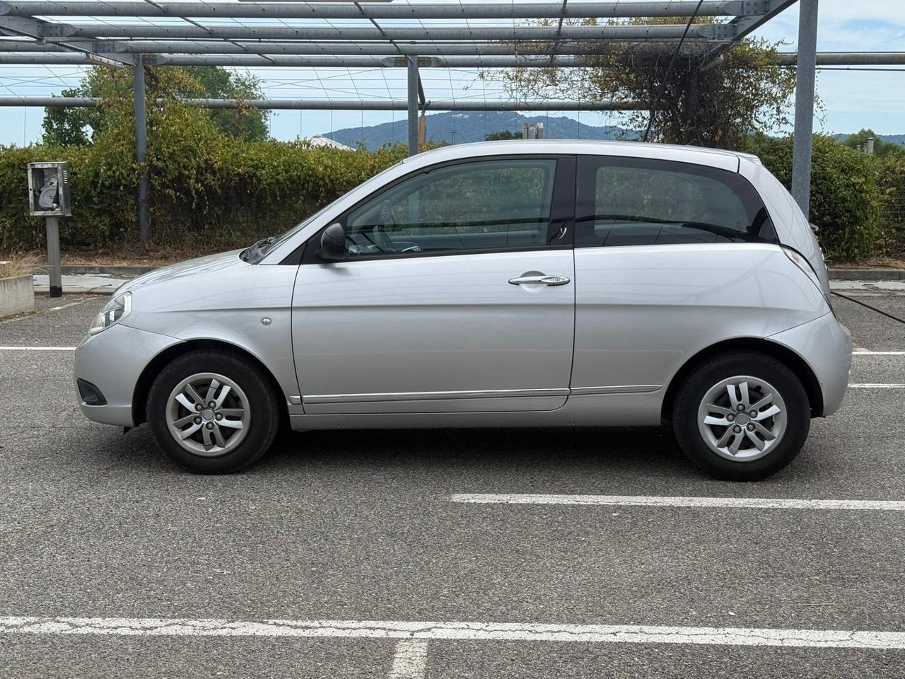 Lancia Ypsilon 1.3 MJT 75 CV Elle
