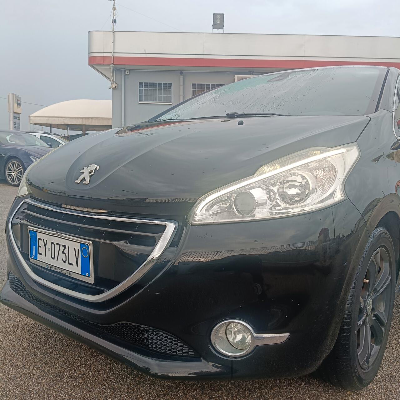 Peugeot 208 1.4 HDi 68 CV 3 porte Allure