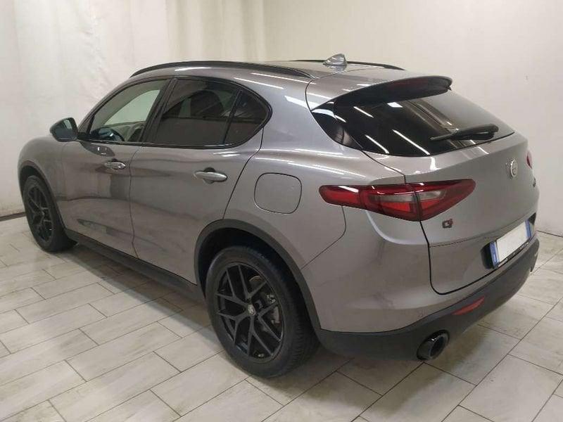 Alfa Romeo Stelvio 2.2 t Business Q4 190cv auto my19