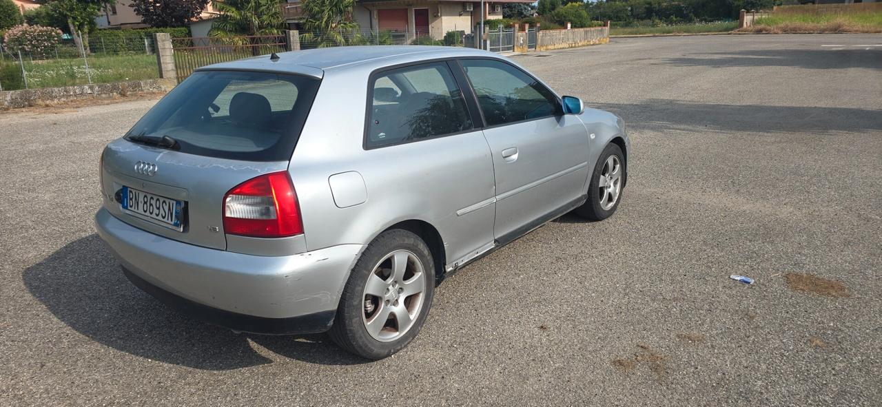 Audi A3 1.6 cat 3p. Attraction