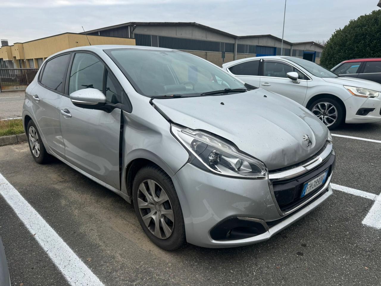 Peugeot 208 BlueHDi 75 5 porte Allure