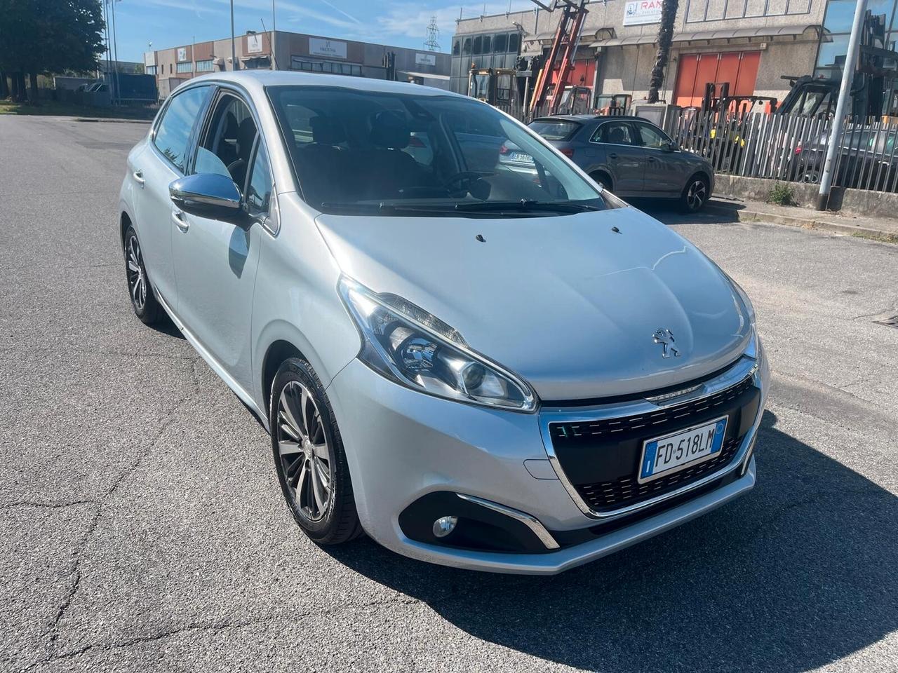Peugeot 208 BlueHDi 75 5 porte Allure