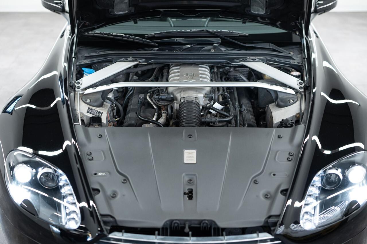 Aston Martin V8 Vantage Coupé--MANUALE--