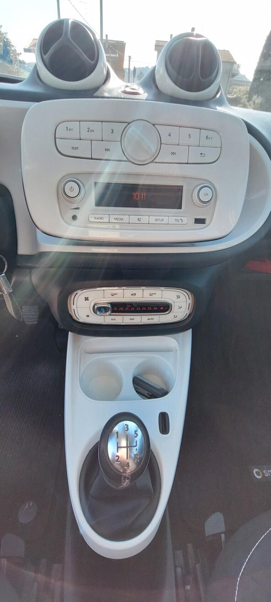 SMART FORFOUR 1,0 BENZINA 70 CV X NEOPATENTATI DOPPIO TETTO IMPECCABILE GOMME NUOVE