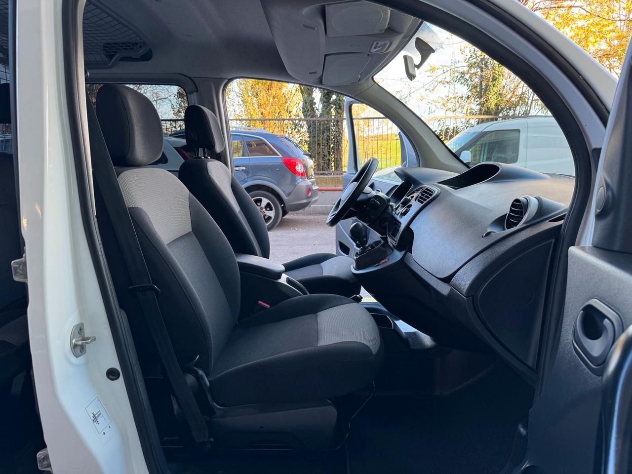 Renault Kangoo 1.5Dci MAXI 4POSTI GARANZIA 24 MESI