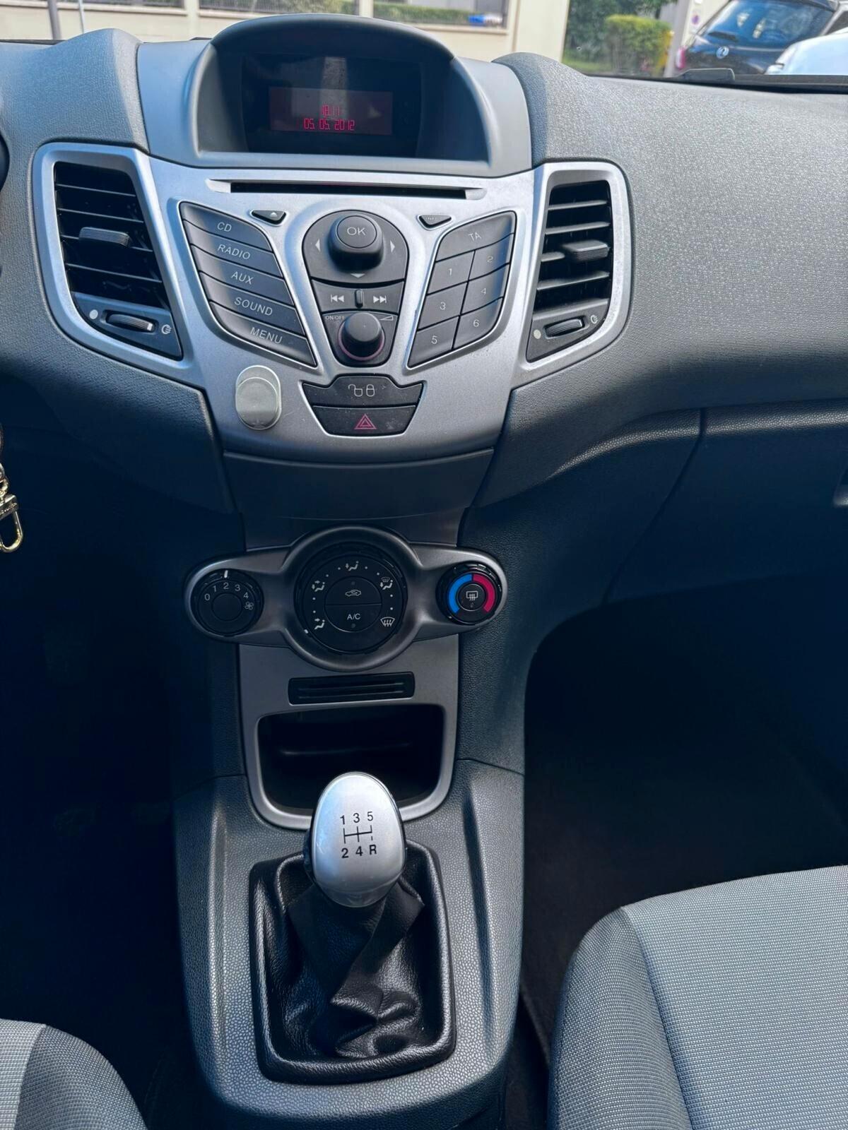 FORD FIESTA 1.4 TDCi 68cv 3p TITANIUM NEOPATENTATI