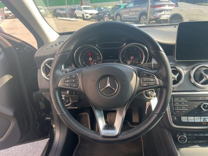 Mercedes-Benz GLA 180 SPORT AUTO