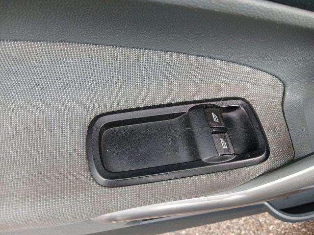 FORD Fiesta + 1.2 82CV 5 porte