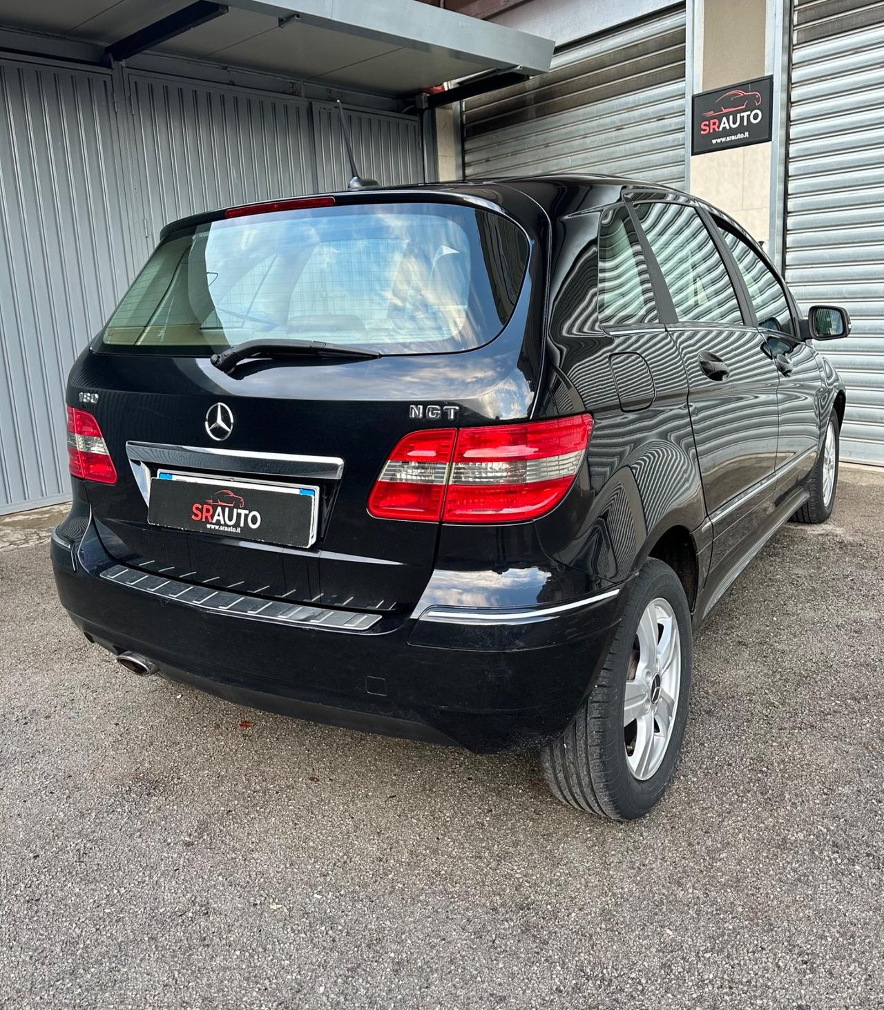 Mercedes-Benz B 180 NGT BlueEFFICIENCY-BENZ/METANO