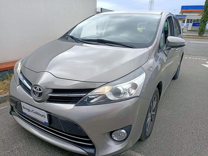 Toyota Verso 1.6 d-4d Active 7p.ti mt 1.6 D-4D Active 7 posti