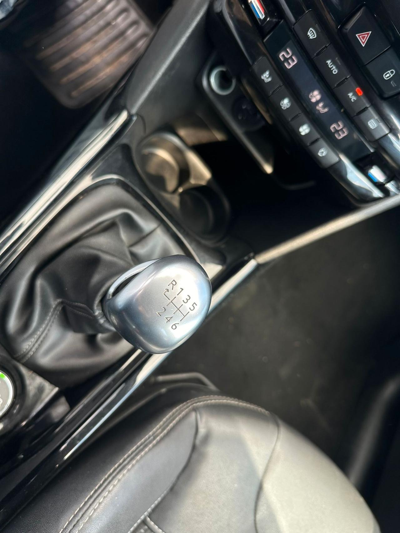 Peugeot 2008 BlueHDi 120 S&S Allure