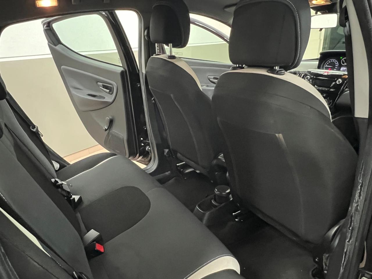 Lancia Ypsilon 1.2 69 CV 5 porte Elefantino (EURO6b)